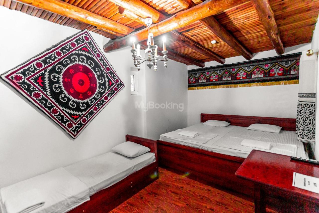 Okhun Madrasah15Th-16Th Century Hotel Bukhara Exterior photo